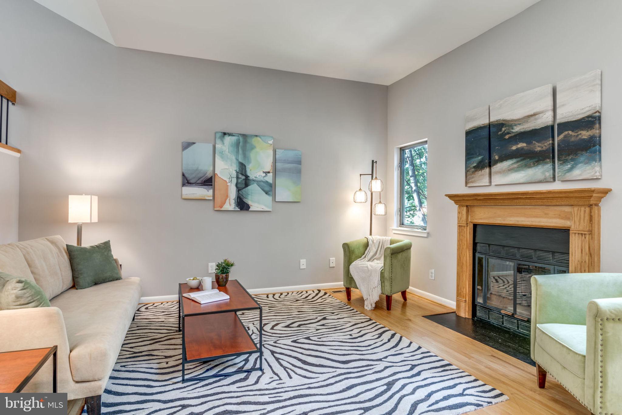 11048 Thrush Ridge Road Reston, VA 20191 - Photo 21 of 54 Living Room