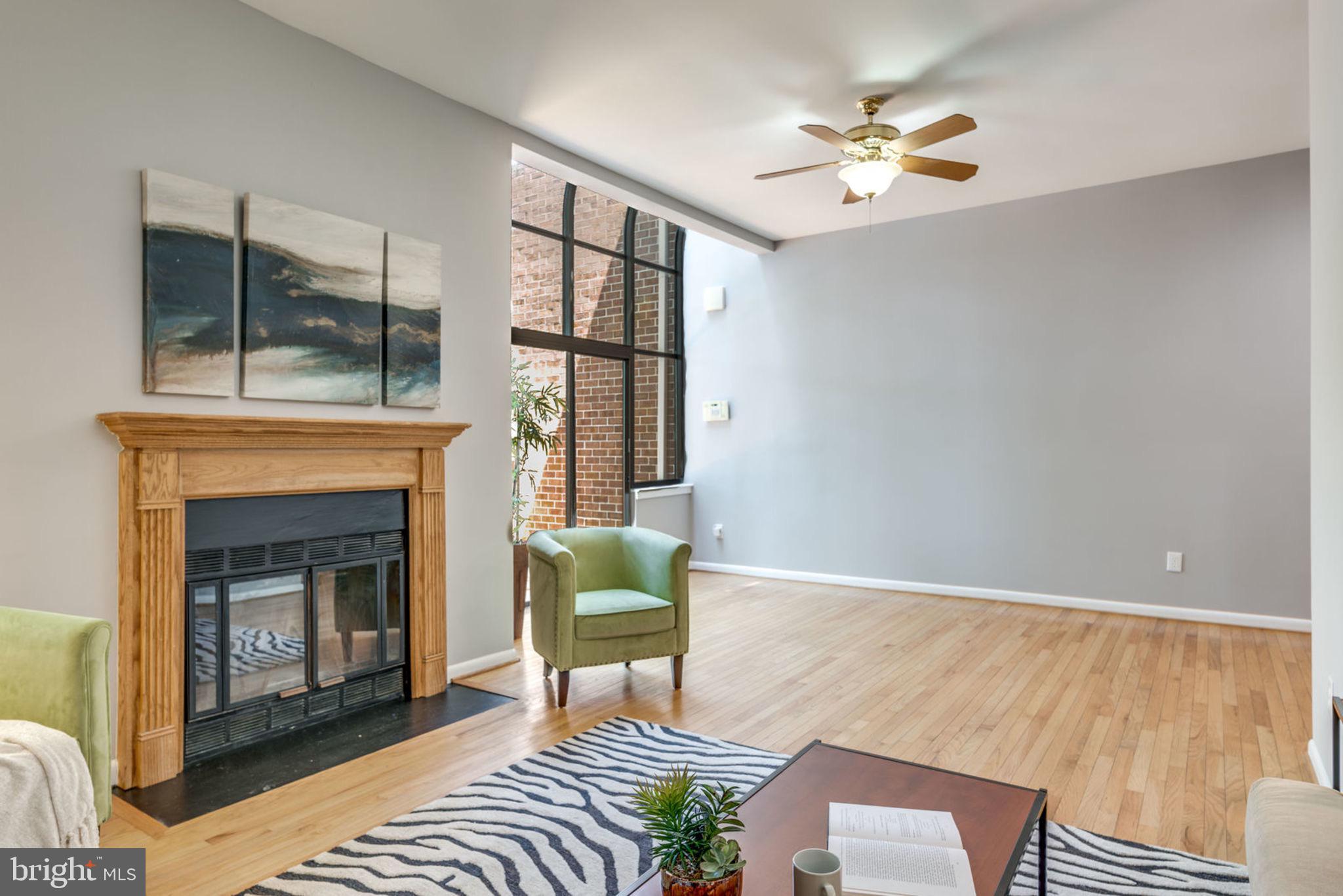 11048 Thrush Ridge Road Reston, VA 20191 - Photo 25 of 54 Living Room