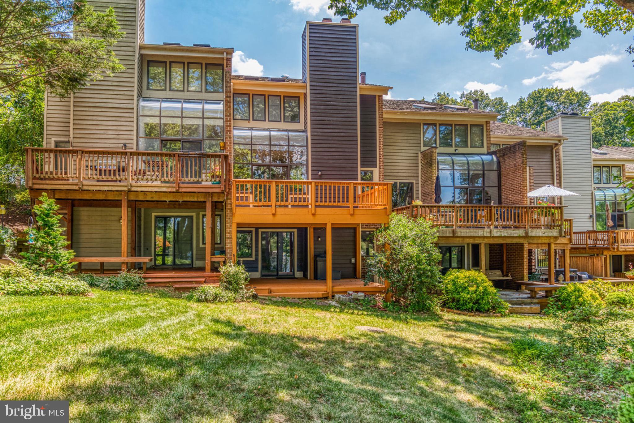 11048 Thrush Ridge Road Reston, VA 20191 - Photo 4 of 54 Rear