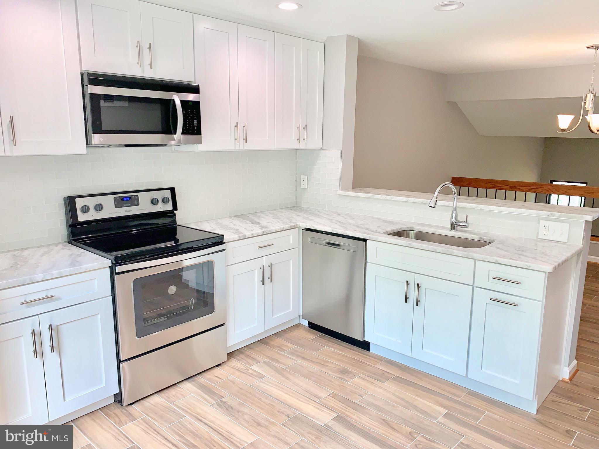 11048 Thrush Ridge Road Reston, VA 20191 - Photo 8 of 54 Kitchen