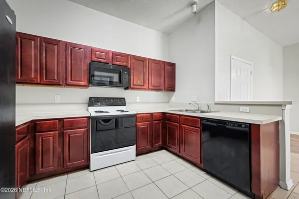 $134,900 | 5050 Playpen Drive, Unit 8, Jacksonville, FL 32210