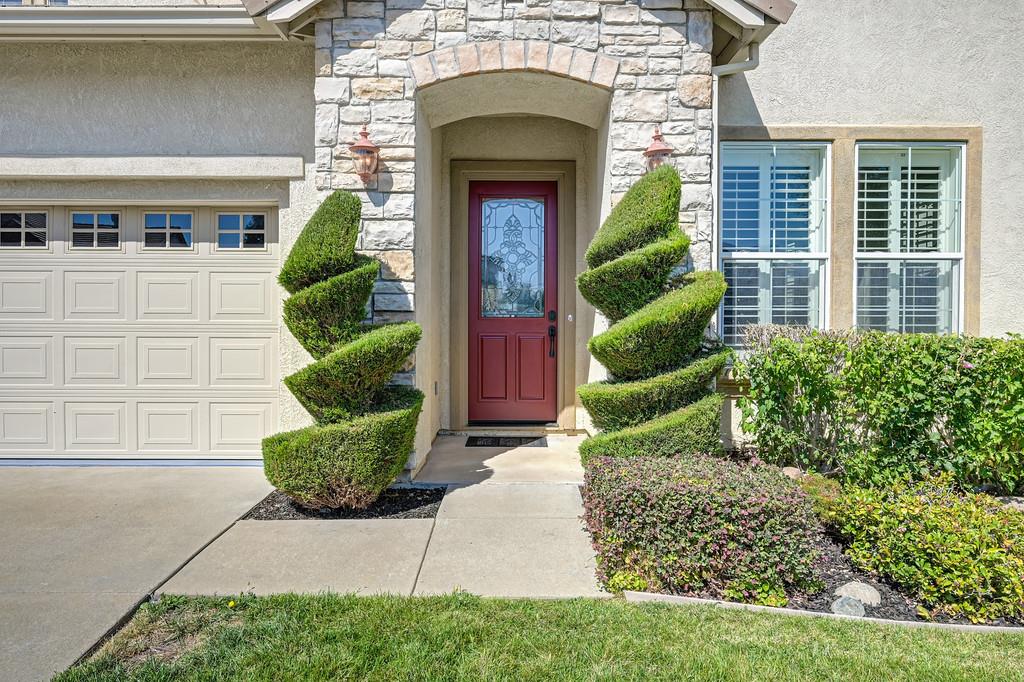 7525 Colbert Drive Rancho Murieta, CA 95683 - Photo 2 of 52 Gallery Image 2