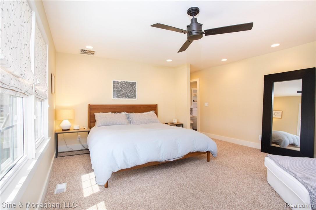 304 Lothrop Road Grosse Pointe, MI 48236 - Photo 13 of 36 13.jpg