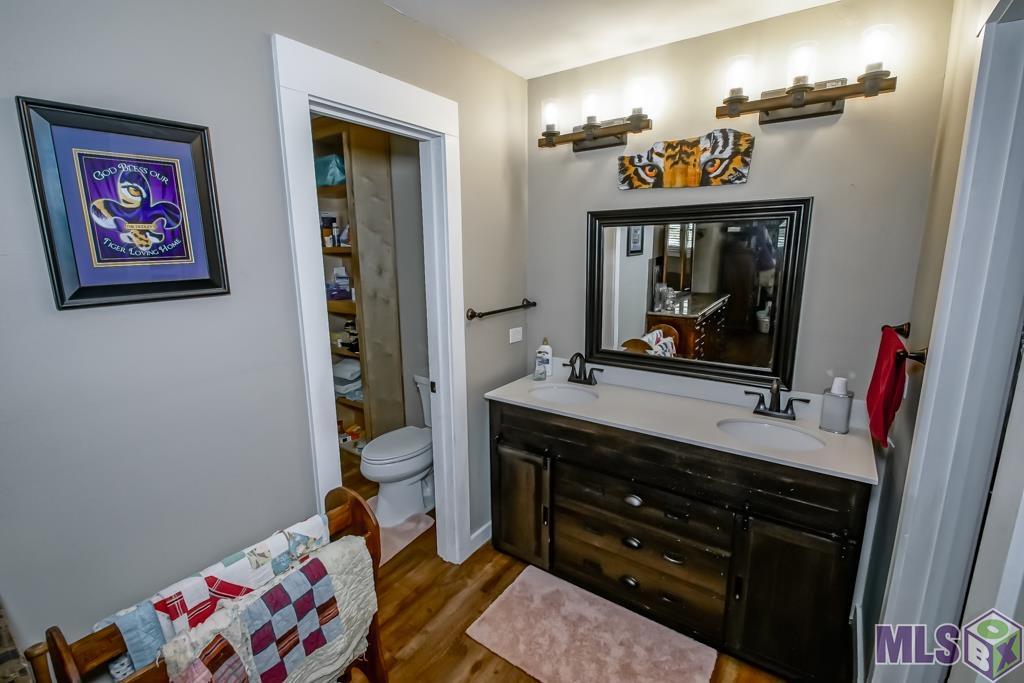 22343 Highway 22 Maurepas, LA 70449 - Photo 13 of 41 En-suite Primary Bathroom