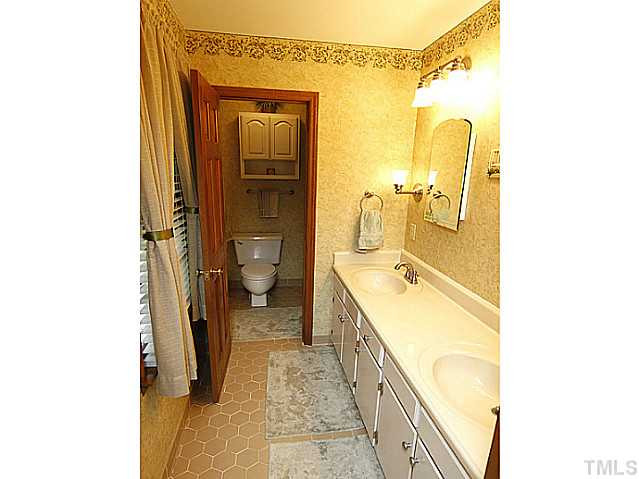 10013 Whitestone Road Raleigh, NC 27615 - Photo 17 of 25 Bathroom