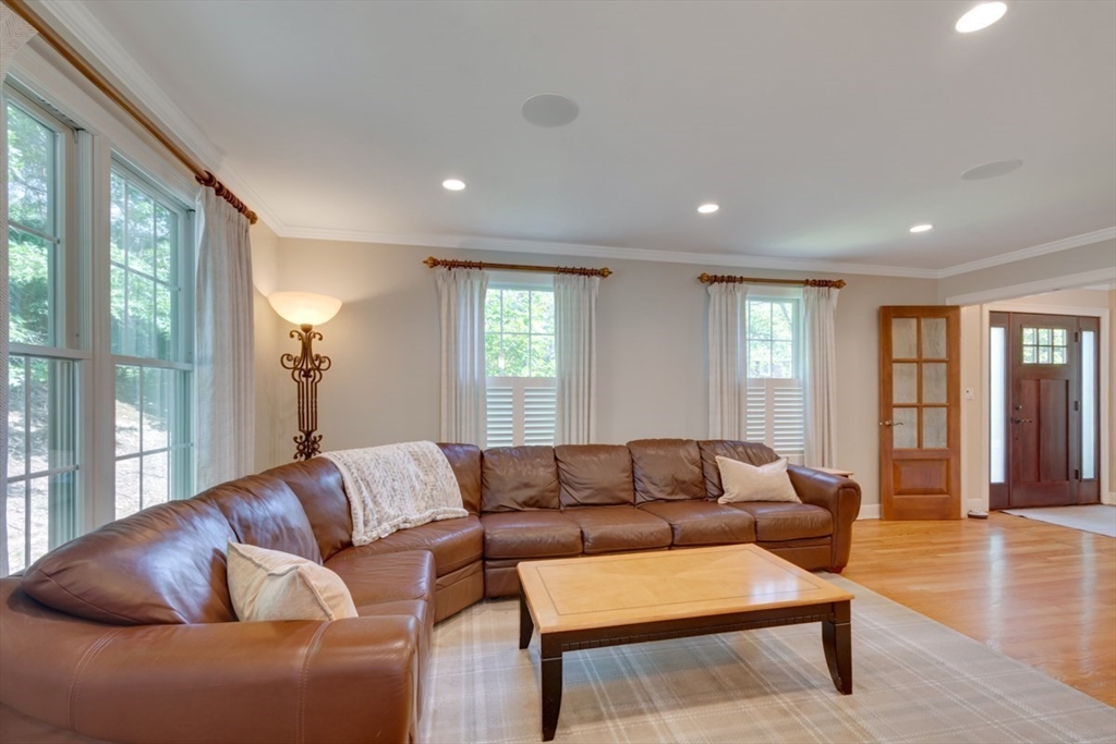 37 Spruce Road North Reading, MA 01864 - Photo 7 of 42