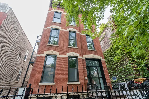 $3,795 | 2026 North Sheffield Avenue, Unit 1R, Chicago, IL 60614