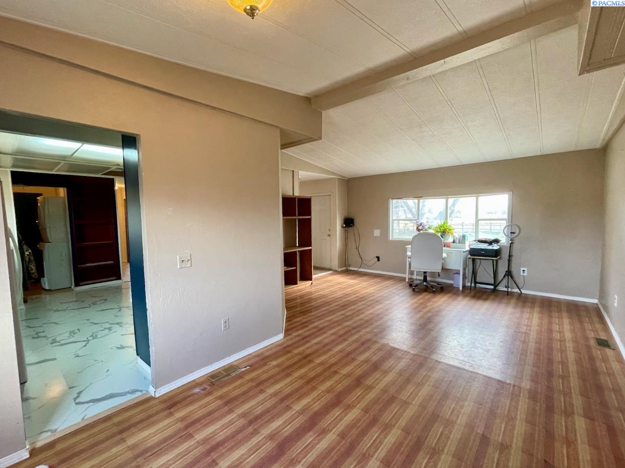 33904 South Gerards Road Kennewick, WA 99337 - Photo 14 of 40 Gallery Image 14