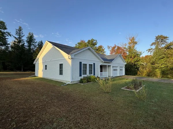 $299,000 | 5 Chestnut Street, Unity, ME 04988