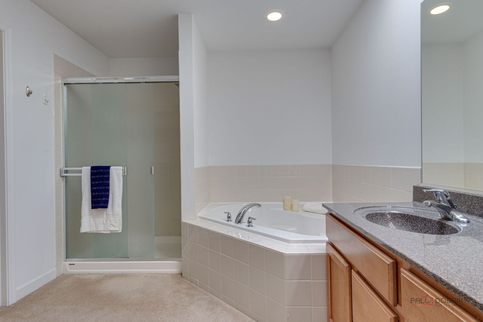 1330 Horizon Trail Wheeling, IL 60090 - Photo 26 of 39 a bathroom with a sink and a shower