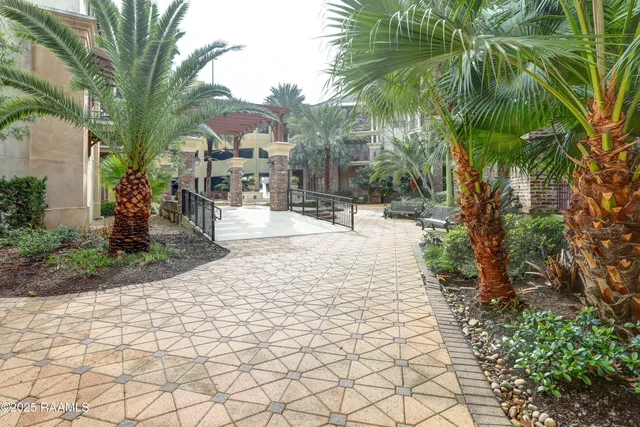 $3,800 | 605 Silverstone Road, Unit 205B, Lafayette, LA 70508