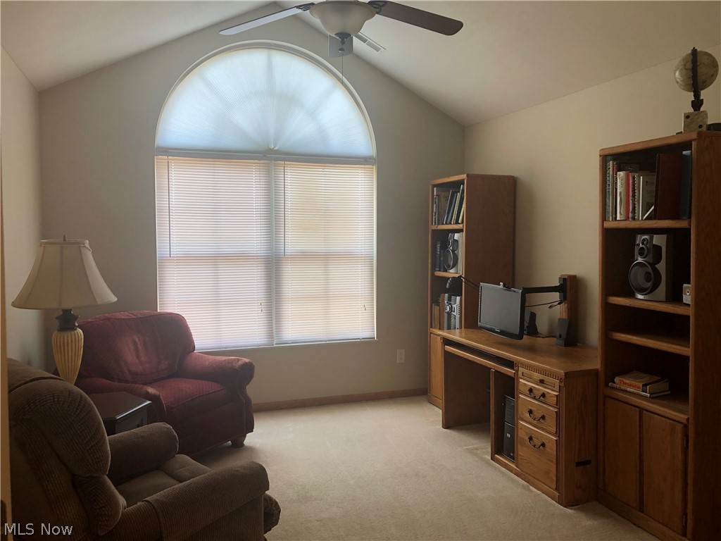 9151 Springfield Road, Unit 901 Youngstown, OH 44514 - Photo 6 of 18 Office, study or 3rd bedroom if needed. Use your imagination