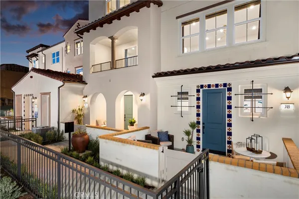 $692,990 | 537 Gregory Way, Glendora, CA 91740
