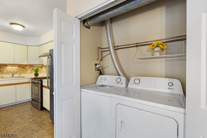 66 Sam Bonnell Drive Clinton, NJ 08809 - Photo 11 of 19