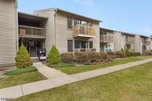 $229,000 | 66 Sam Bonnell Drive, Clinton, NJ 08809