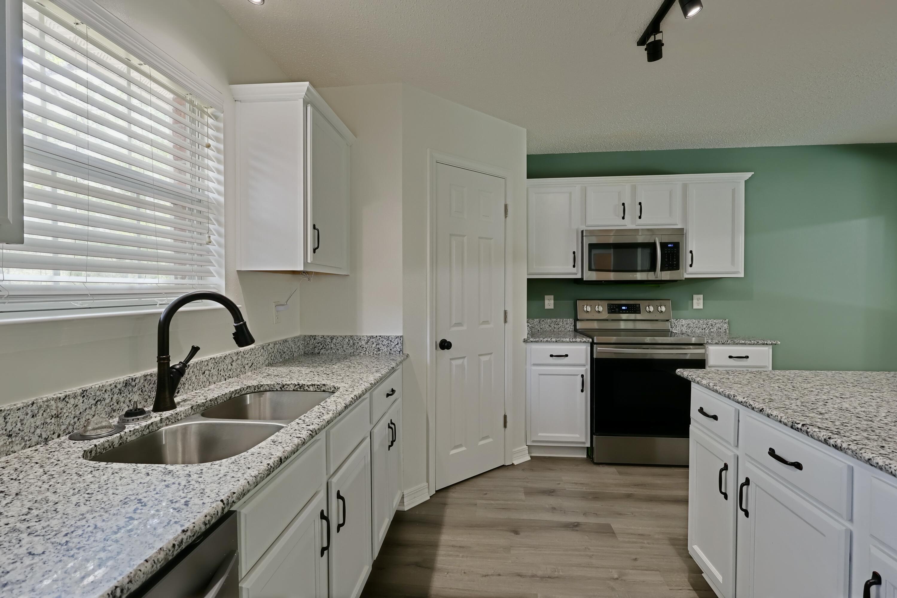 2345 Ortega Street Navarre, FL 32566 - Photo 4 of 23