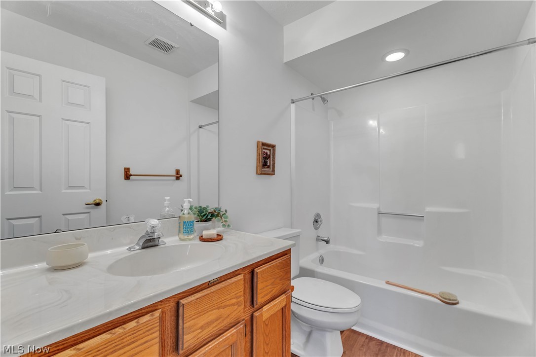 267 Jaycox Road Avon Lake, OH 44012 - Photo 24 of 39 Full bathroom on 2nd floor