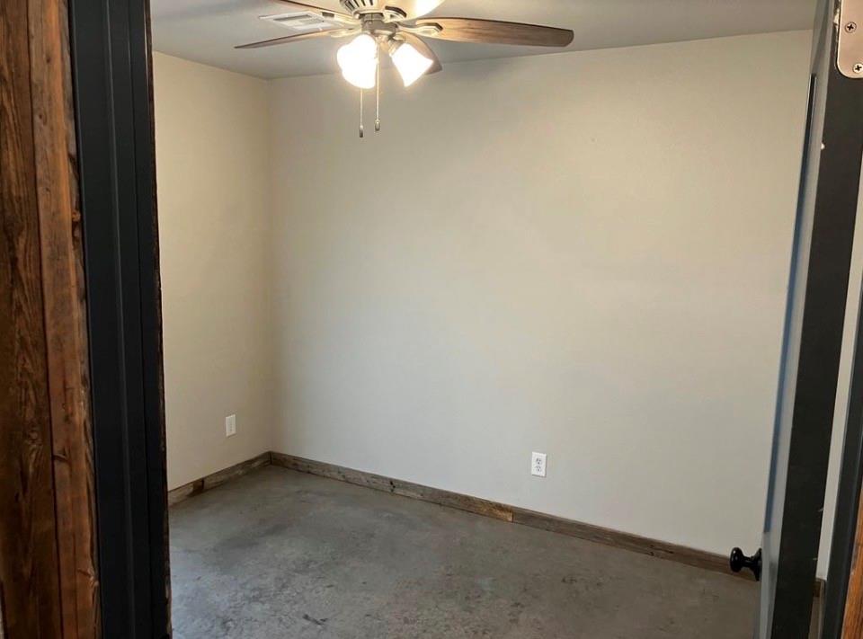 4392 Old Sadler Road Sadler, TX 76264 - Photo 7 of 11 Gallery Image 7