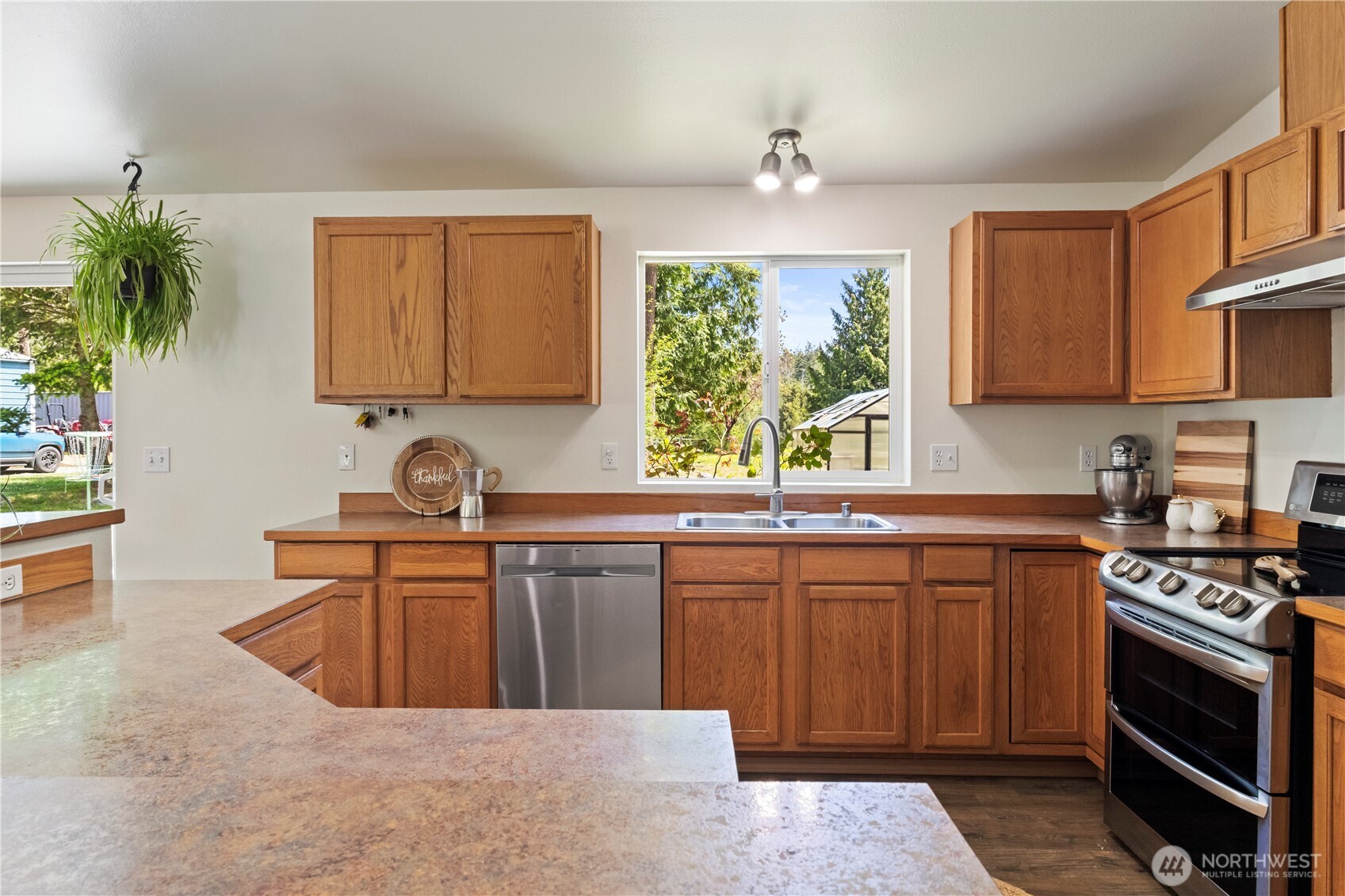9272 Flagler Road Nordland, WA 98358 - Photo 8 of 38