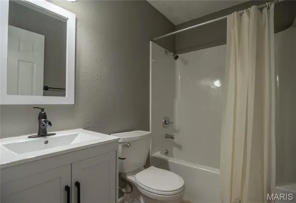 $239,900 | 10867 Cabin Lane, Dexter, MO 63841