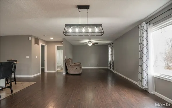 $239,900 | 10867 Cabin Lane, Dexter, MO 63841