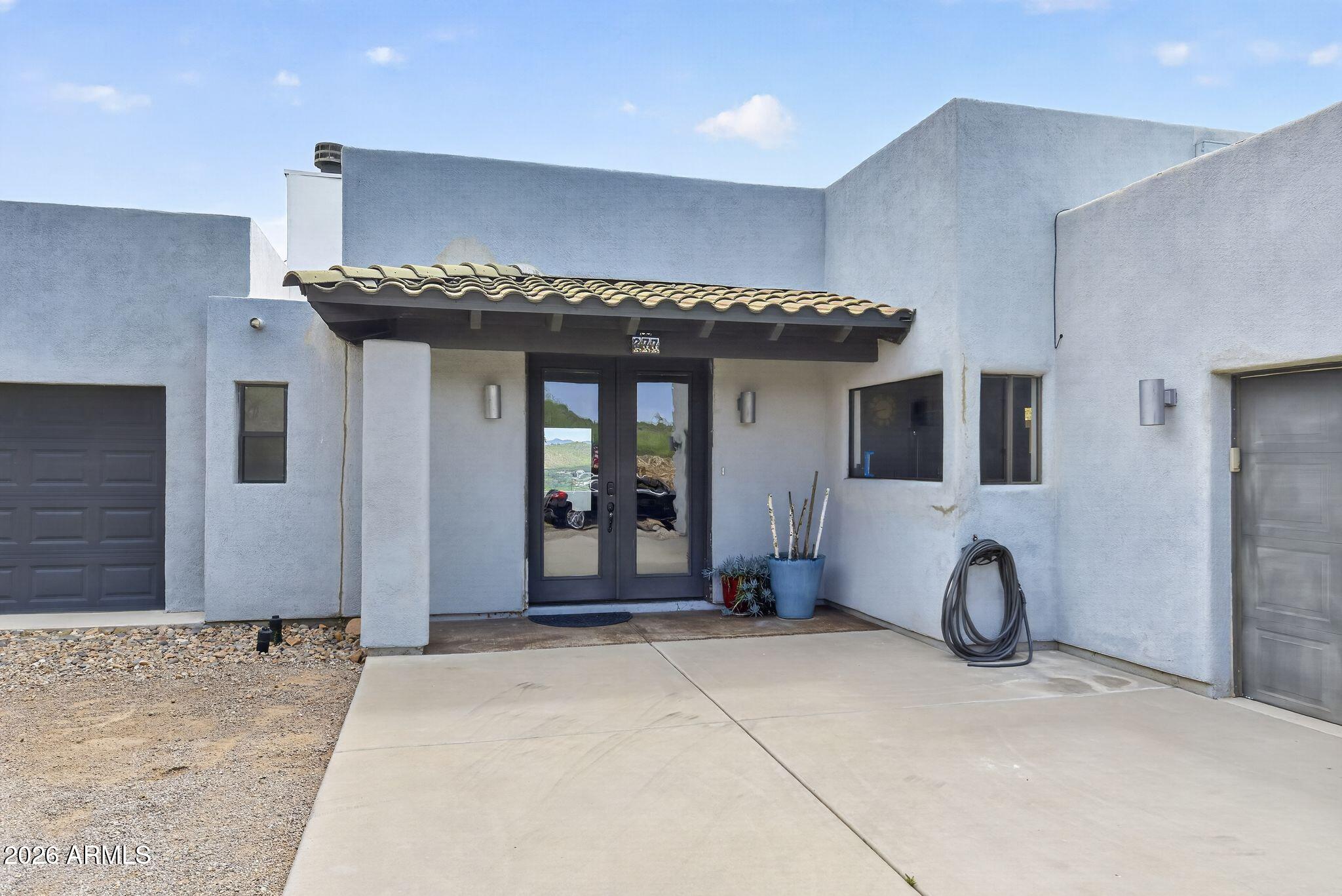 277 Círculo Silva Rio Rico, AZ 85648 - Photo 8 of 34 a view of a house with porch
