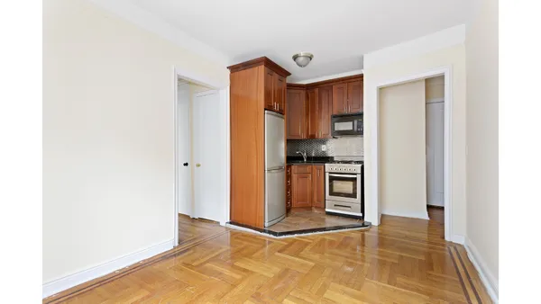 $2,895 | 414 West 44th Street, Unit 2C | Hell's Kitchen