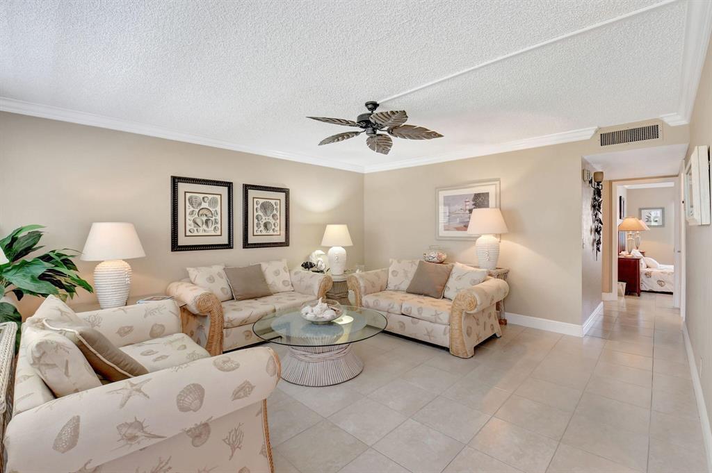 595 Normandy Lane Delray Beach, FL 33484 - Photo 2 of 16 q1
