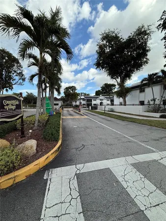 $2,200 | 18875 Northwest 62nd Avenue, Unit 208, Hialeah, FL 33015