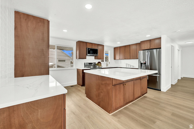 895 North Stoneybrook Road Kaysville, UT 84037 - Photo 11 of 21 Kitchen