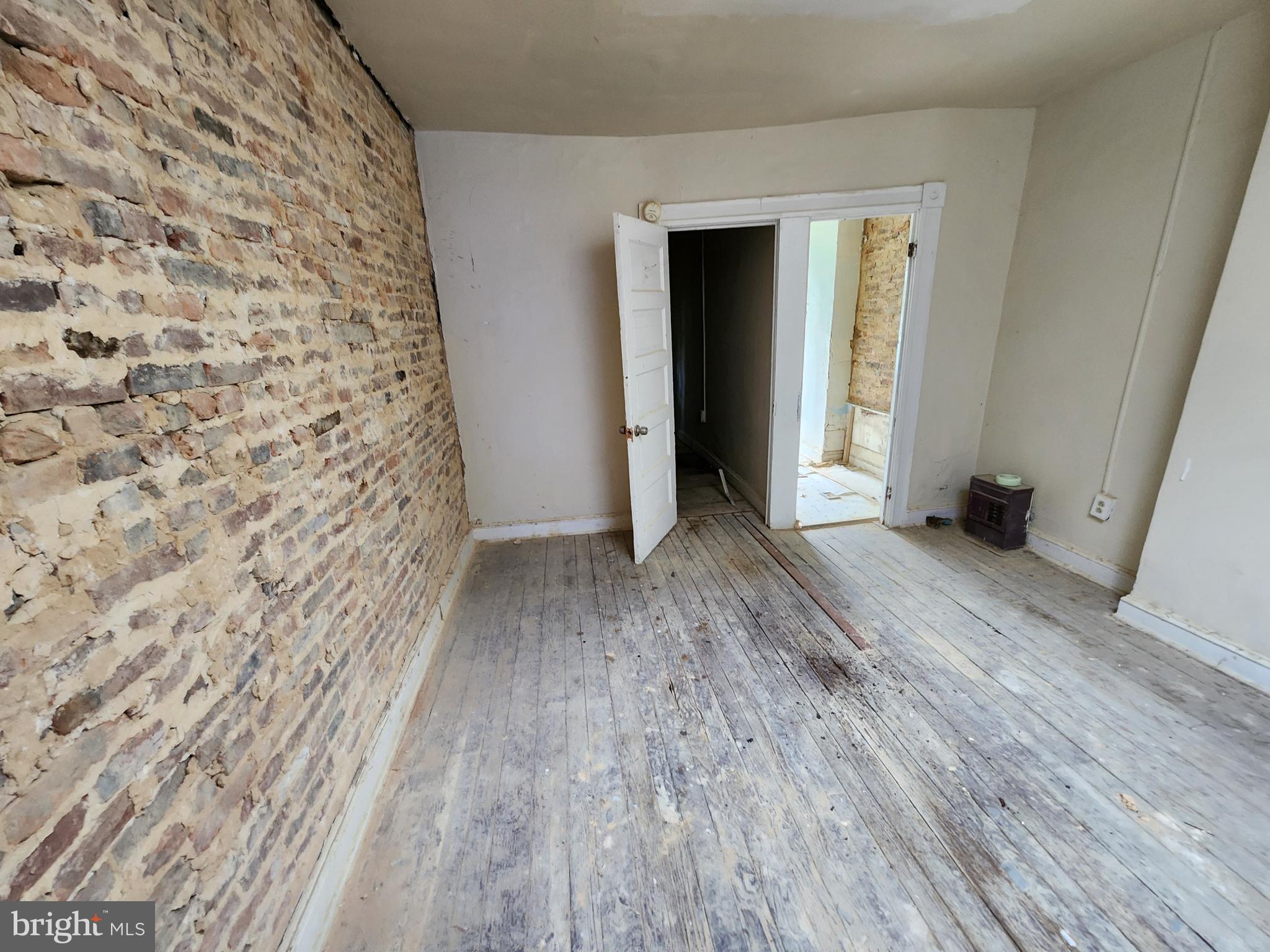 2015 Ridgehill Avenue Baltimore, MD 21217 - Photo 6 of 10 Gallery Image 6