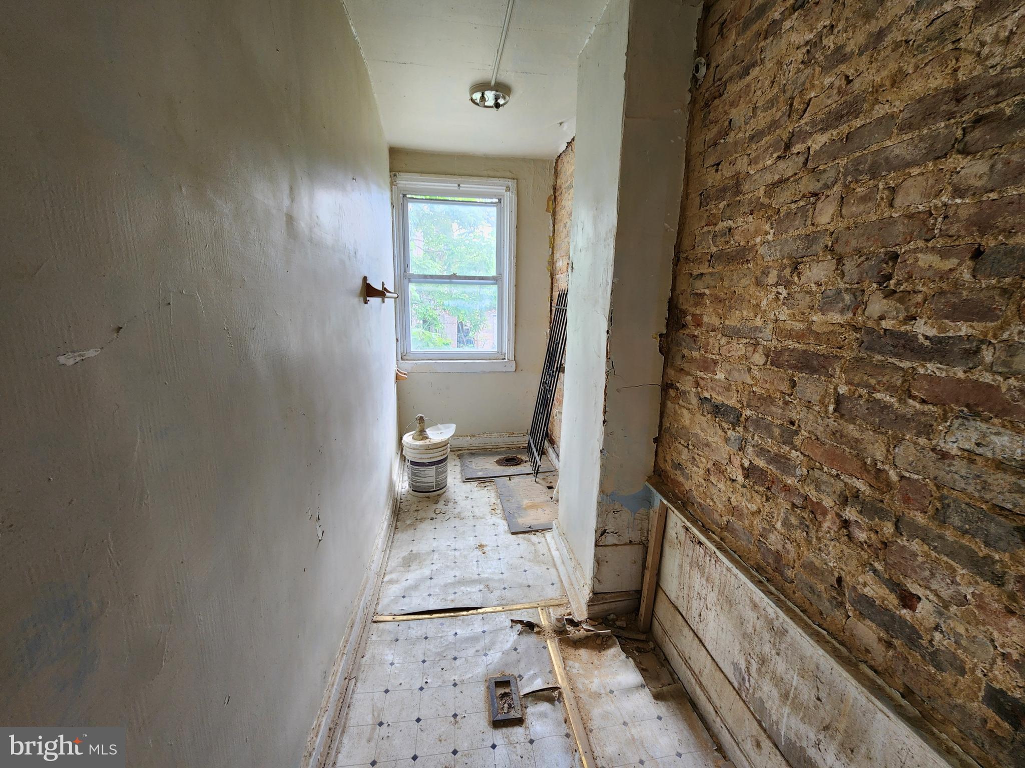 2015 Ridgehill Avenue Baltimore, MD 21217 - Photo 8 of 10 Gallery Image 8