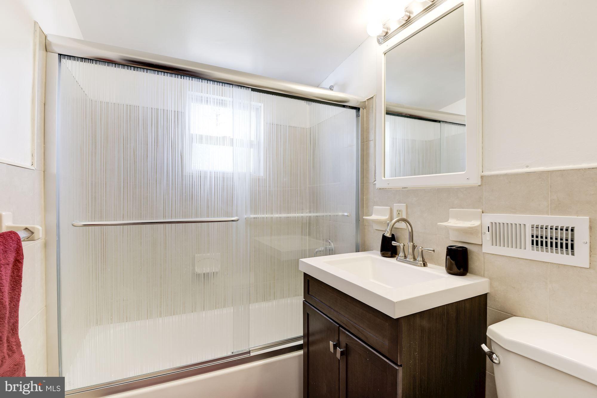 3035 Wayne Road Falls Church, VA 22042 - Photo 12 of 27 Bath