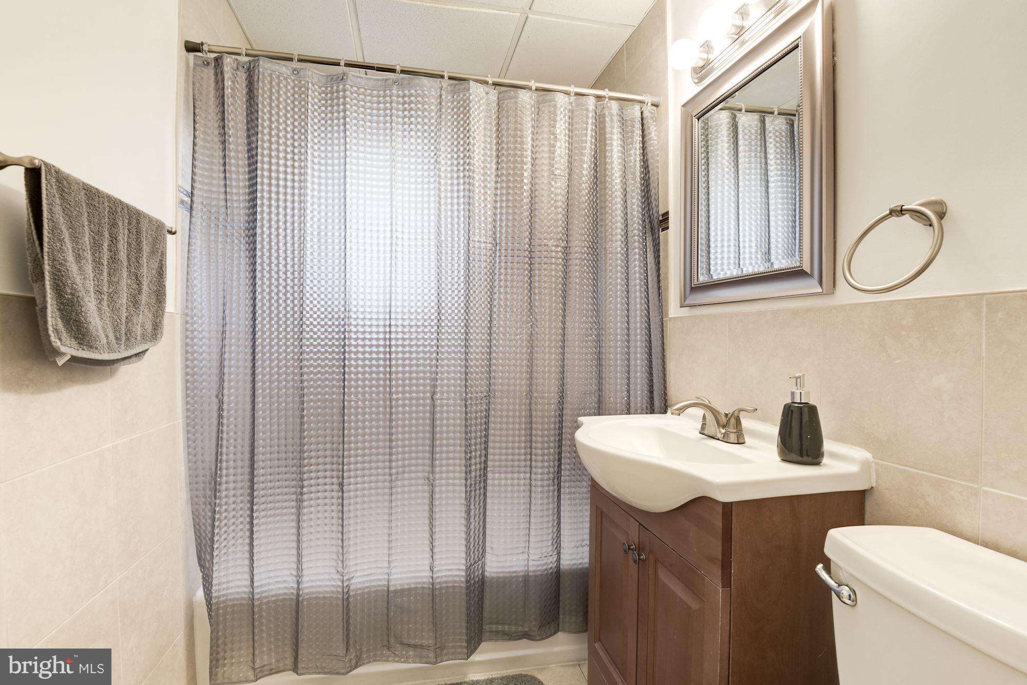 3035 Wayne Road Falls Church, VA 22042 - Photo 8 of 27 Bath