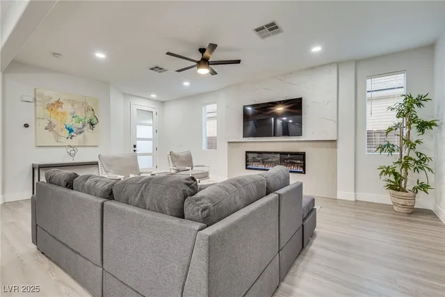 $4,000 | 11086 Evvie Lane, Las Vegas, NV 89135