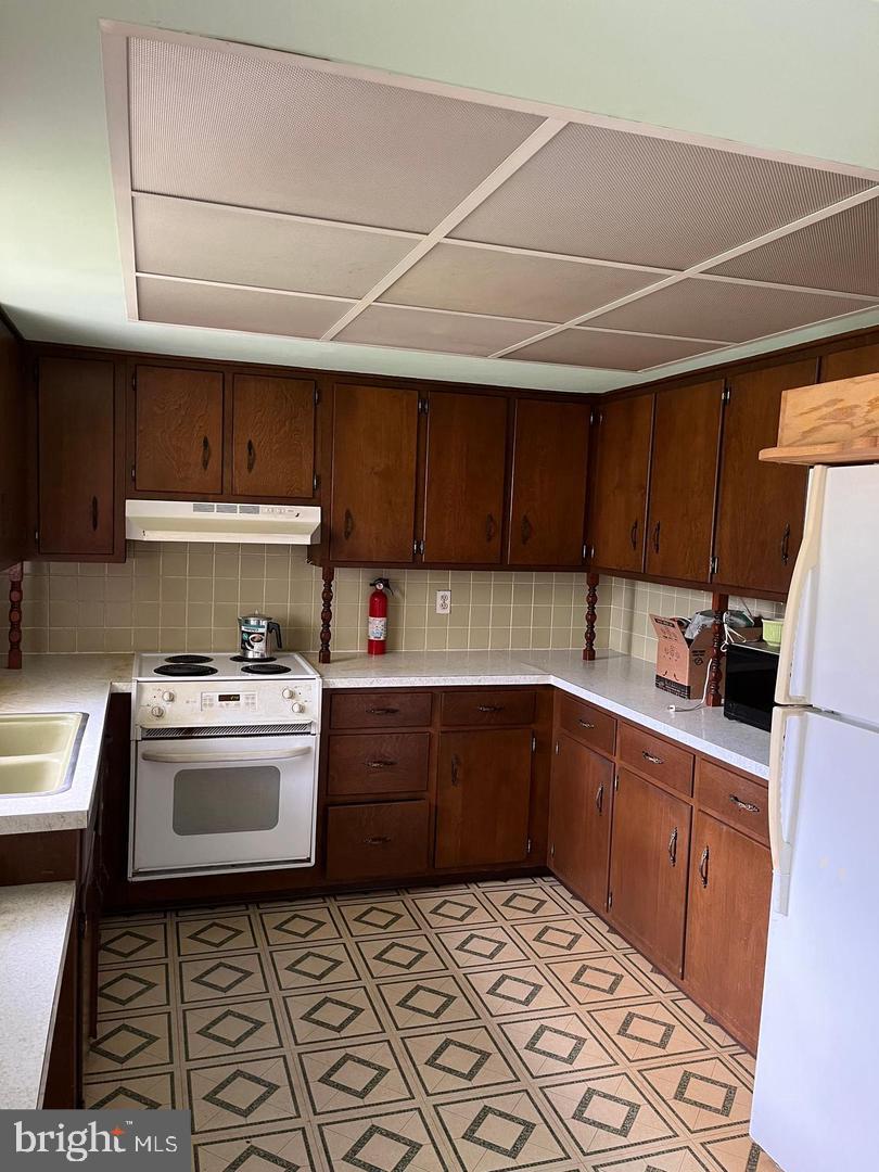 211 Schweitz Road Fleetwood, PA 19522 - Photo 9 of 15 Gallery Image 9
