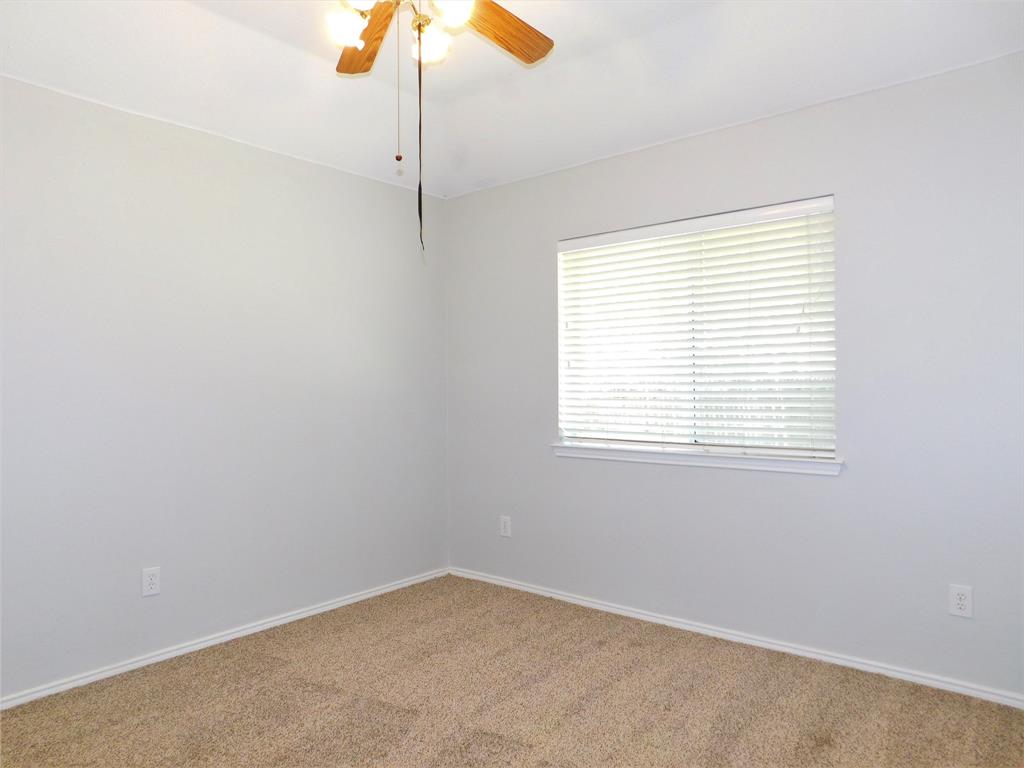 3721 Calvert Lane Denton, TX 76208 - Photo 18 of 27