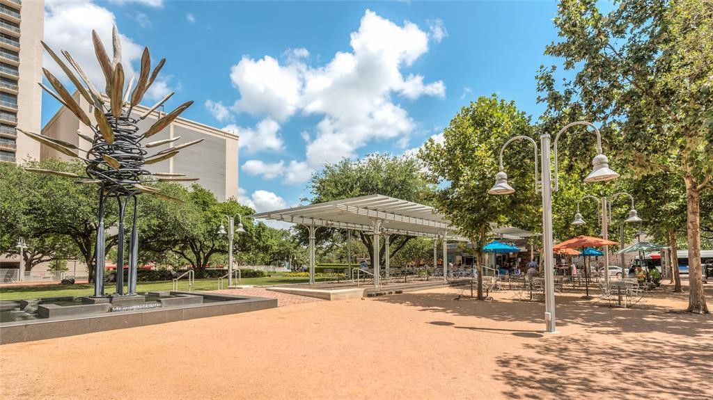 915 Franklin Street, Unit 2I Houston, TX 77002 - Photo 30 of 34 Just blocks from Market Square Park