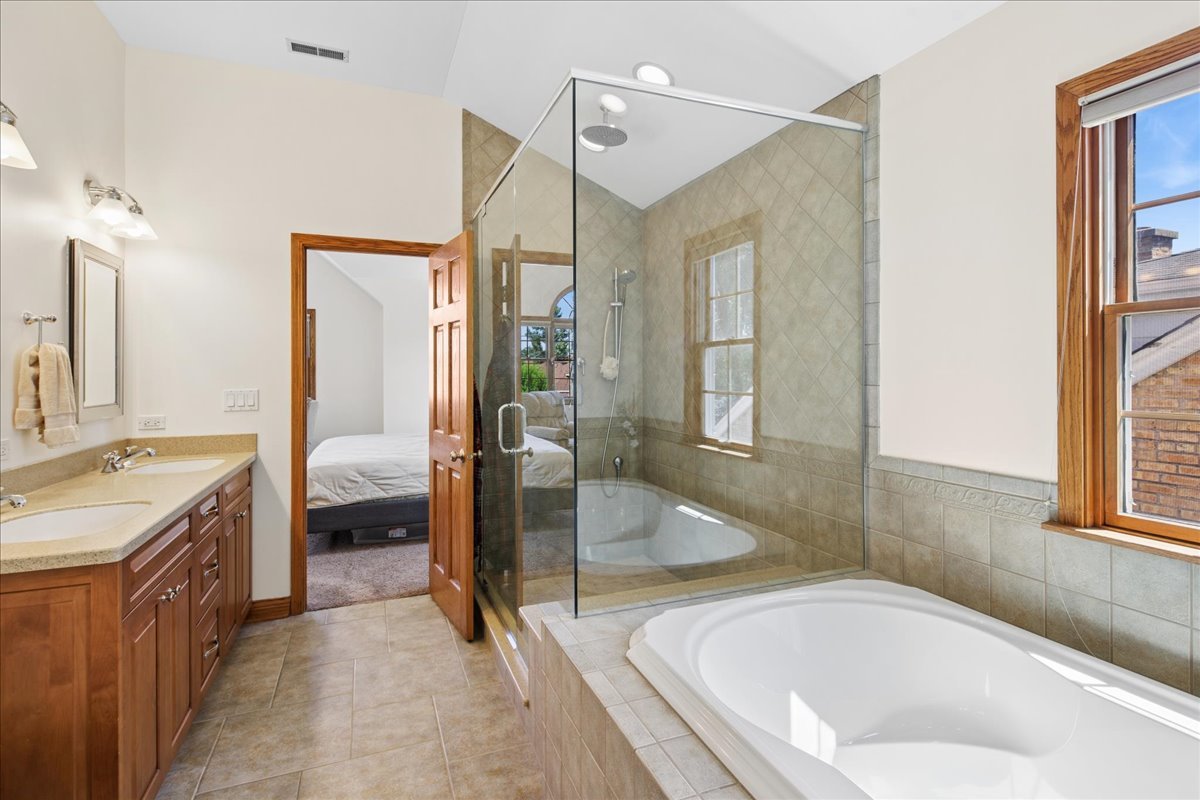 7620 West Rascher Avenue Chicago, IL 60656 - Photo 15 of 28
