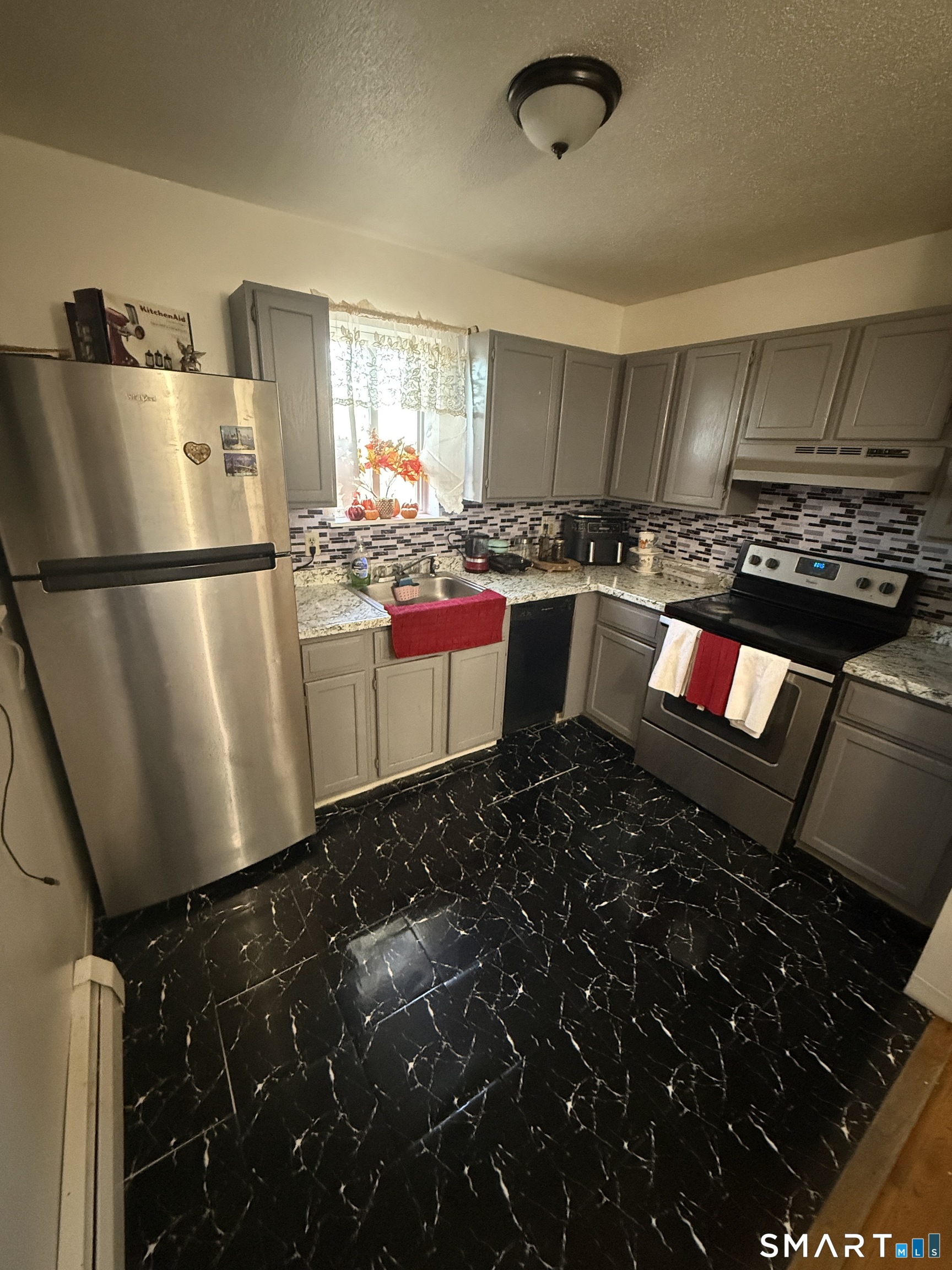 135 Flax Hill Road, Unit 10 Norwalk, CT 06854 - Photo 4 of 9