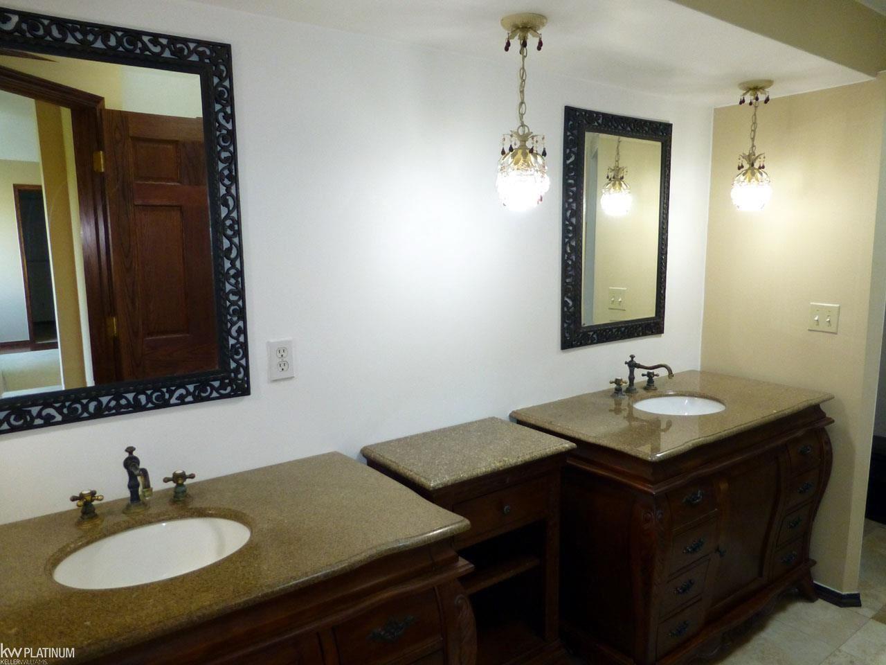 8211 Frith Road Columbus, MI 48063 - Photo 34 of 88 50044135-33.JPG