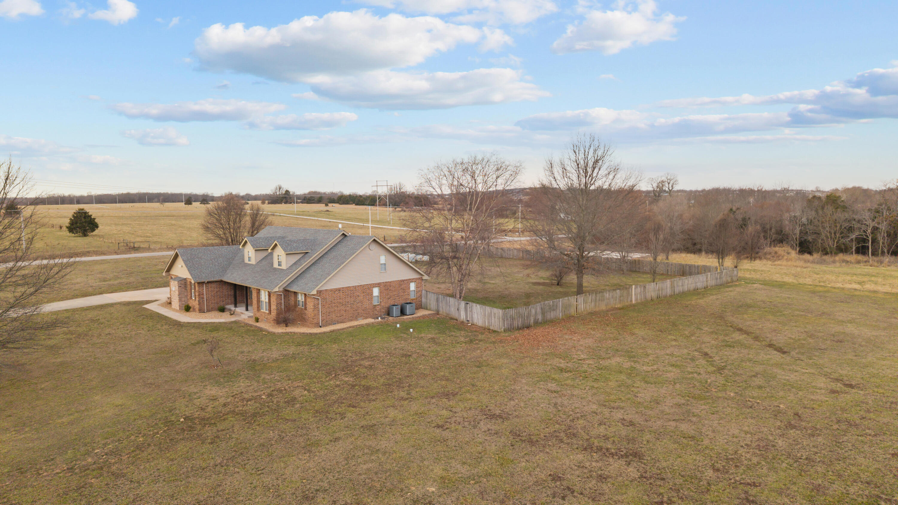 4547 South 136th Road Bolivar, MO 65613 - Photo 9 of 43 DJI_20260228082325_0181_D