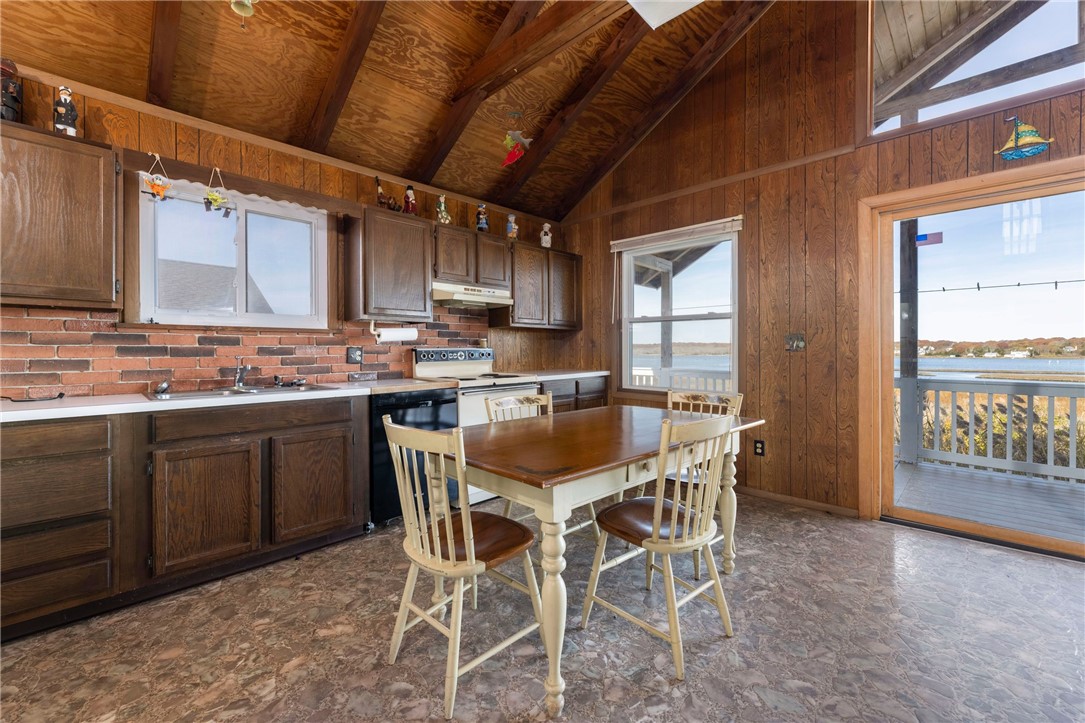 392 Atlantic Avenue Westerly, RI 02891 - Photo 13 of 50