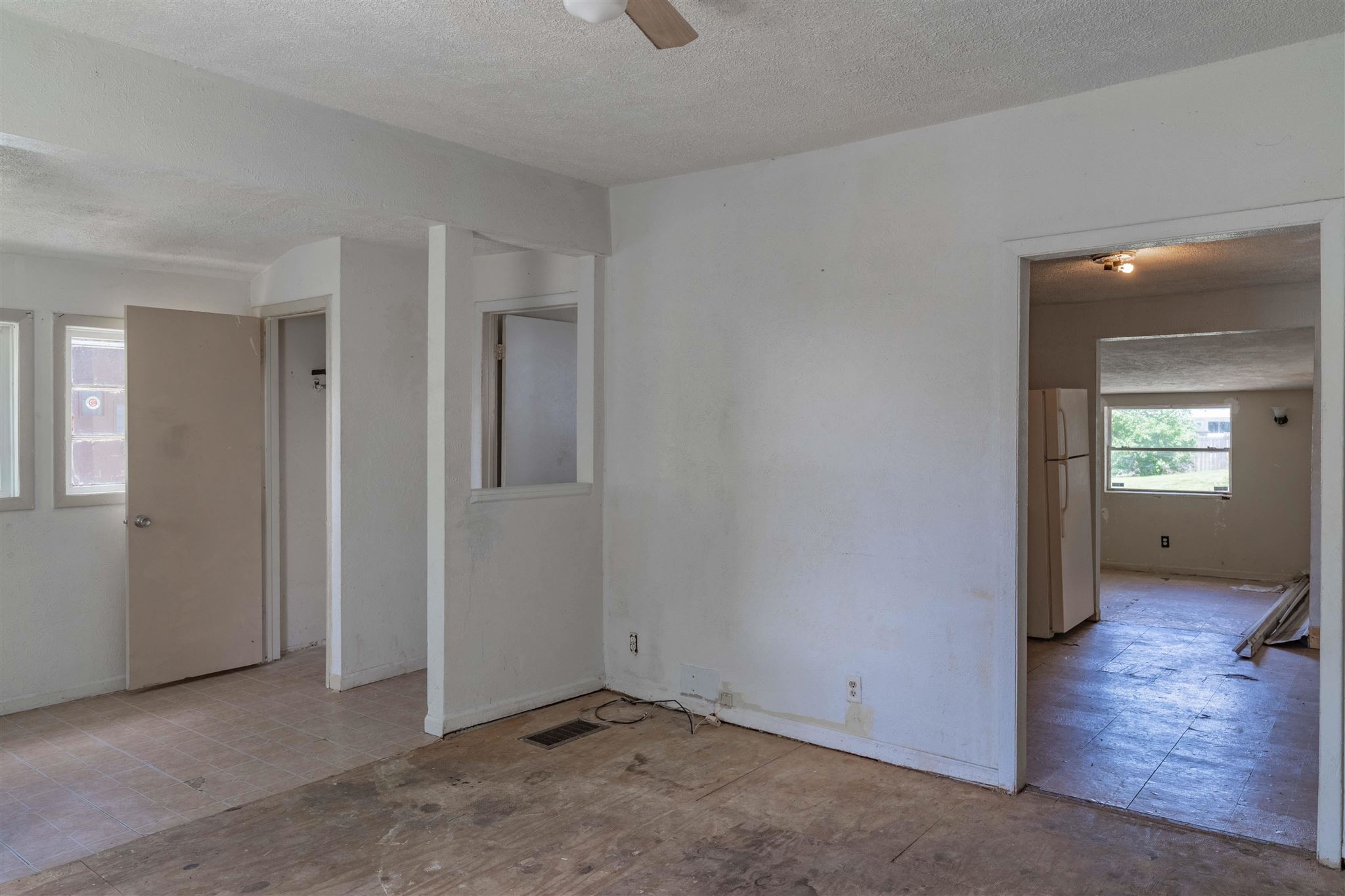 260 East Maple Street Wabash, IN 46992 - Photo 3 of 14 Gallery Image 3