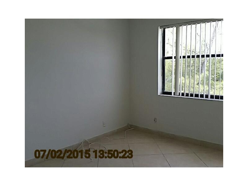 105 South Riverside Drive, Unit 401 Pompano Beach, FL 33062 - Photo 8 of 8 Living Room