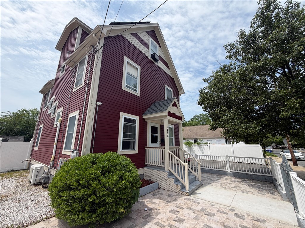 324 Dudley Street Providence, RI 02907 - Photo 2 of 24