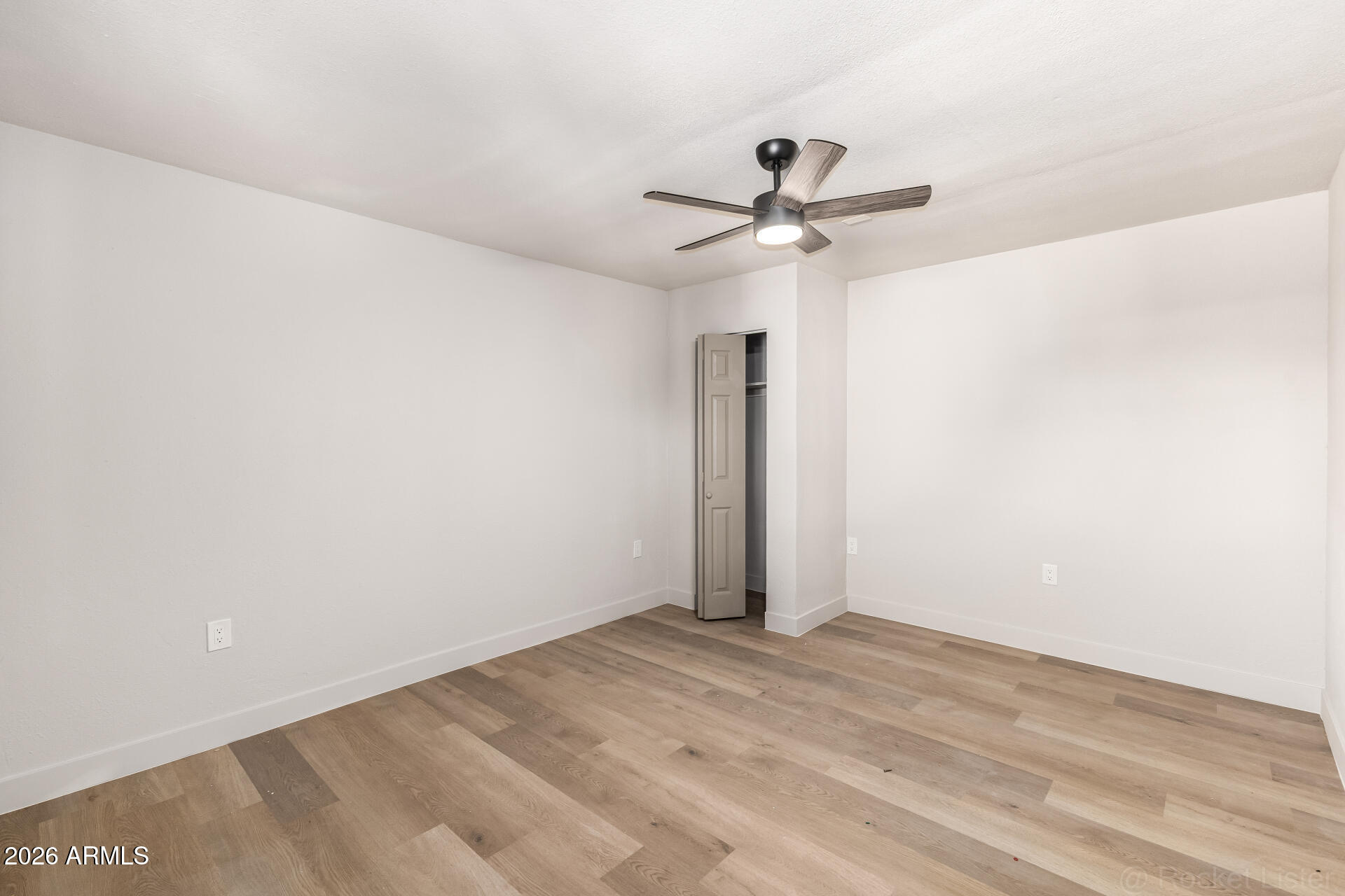 335 West Vineyard Road Phoenix, AZ 85041 - Photo 29 of 36 29 - Vineyard 335