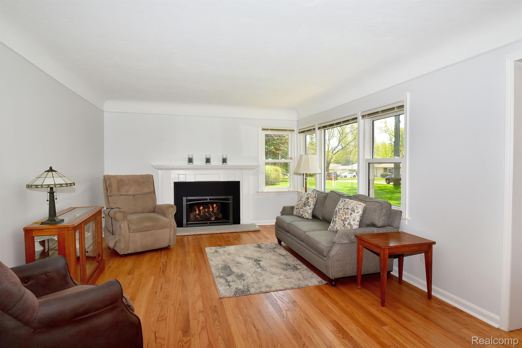 2123 Somerset Road Bloomfield Hills, MI 48302 - Photo 3 of 34 Gallery Image 3