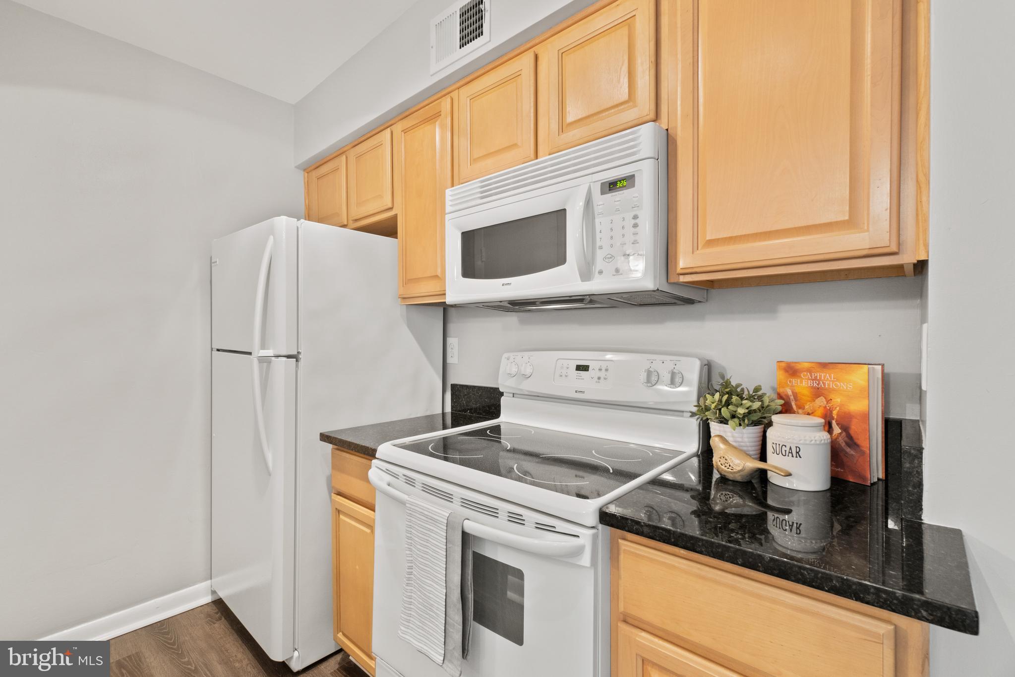 5803 Royal Ridge Drive, Unit F Springfield, VA 22152 - Photo 5 of 36 Kitchen