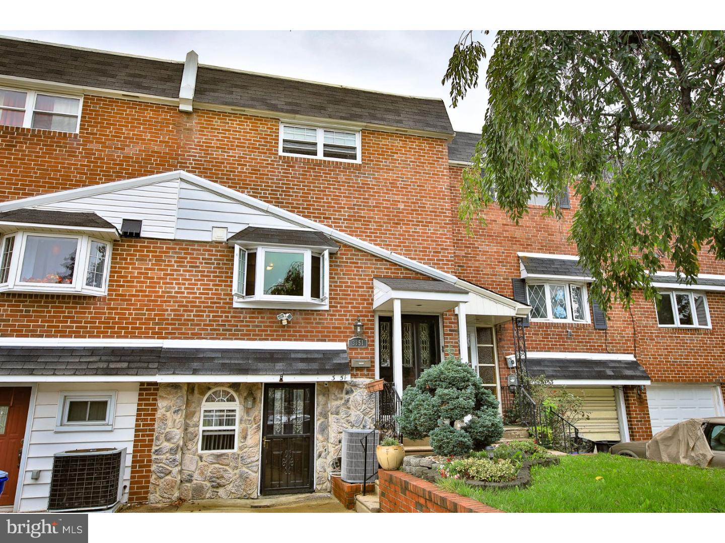 3351 Fairdale Road Philadelphia, PA 19154 - Photo 2 of 25